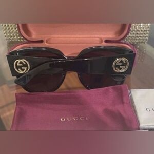 Gucci GG1547S Black and Gold Womens Oversized Sunglasses Shades Preowned